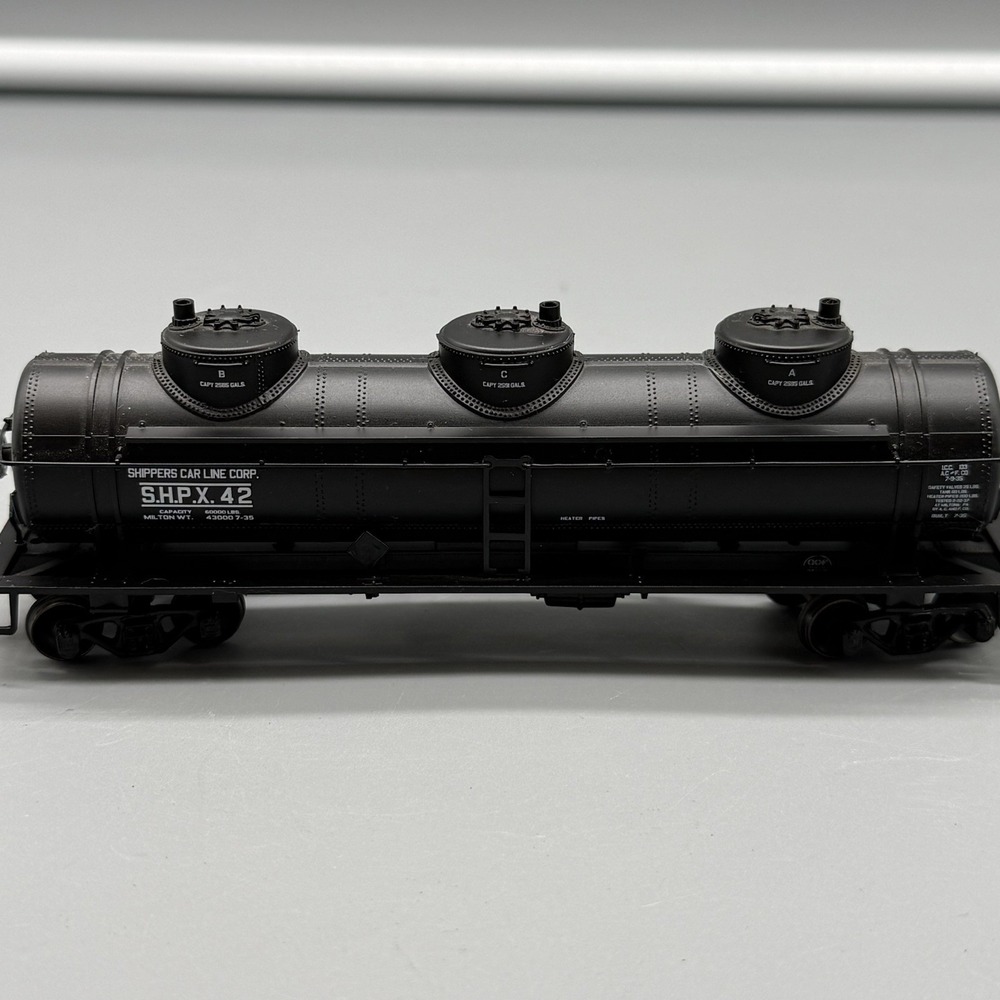 Athearn HO Scale Shippers Car Line SHPX 42 Triple Dome Tank Car 7935